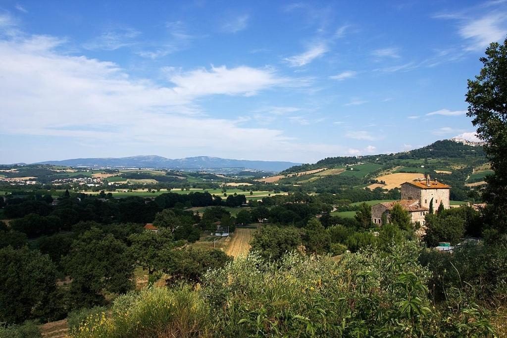 Gli Appartamenti Di Torre Bertona Todi Exterior photo